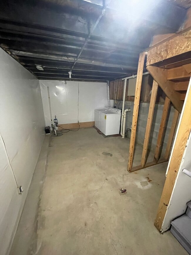 Photo - Spacious Home!!