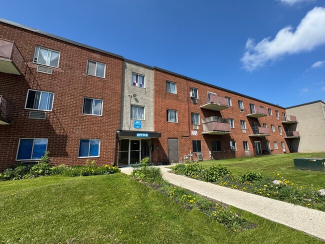 Building Photo - Thames Garden Apartments