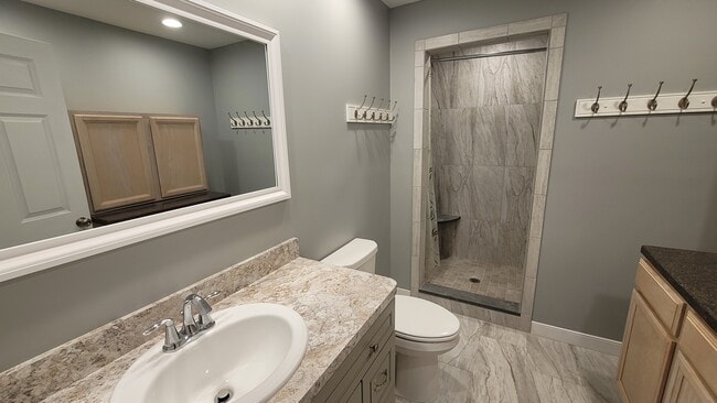 Bath - 12777 Lynn Dr