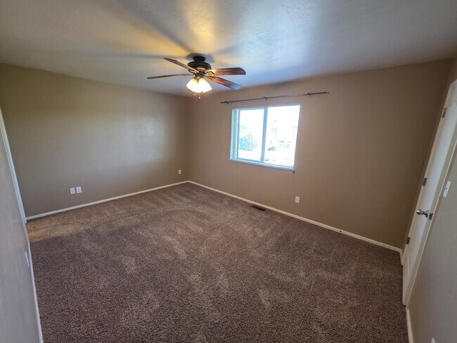 Photo - 2492 Brookwillow Loop