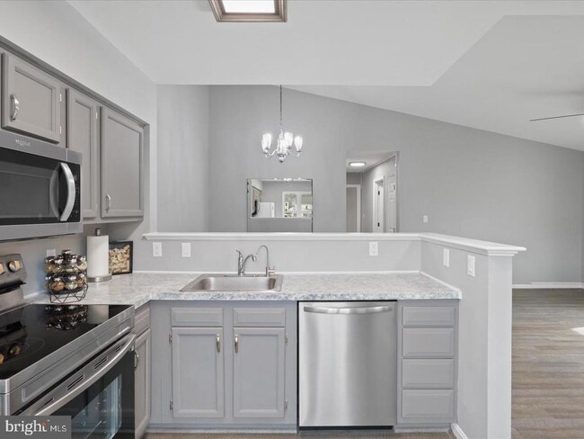 Photo - 9422 Scarlet Oak Dr