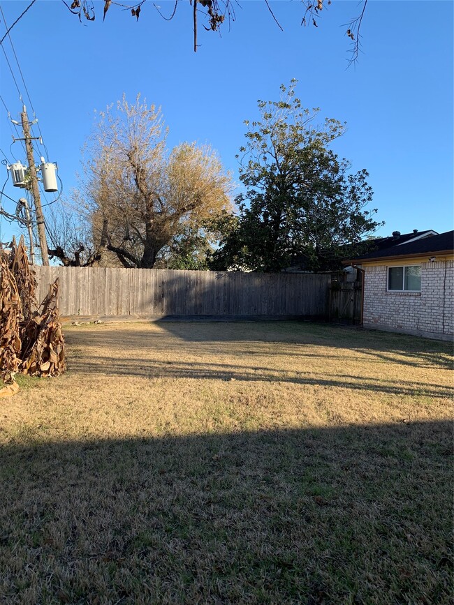 Photo - 12418 South Dr