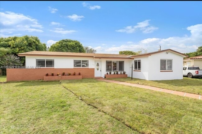 Photo - 7160 SW 5th Ct