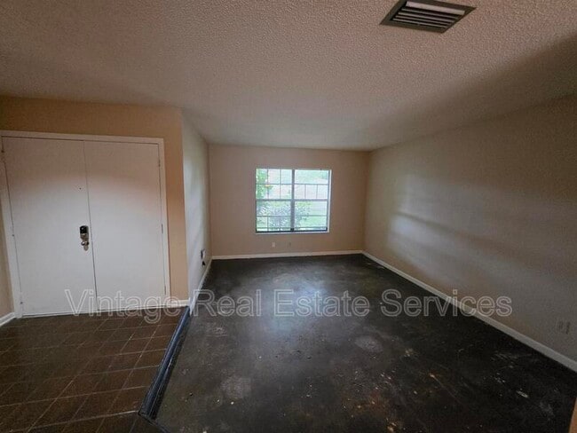 4604 Landscape Dr