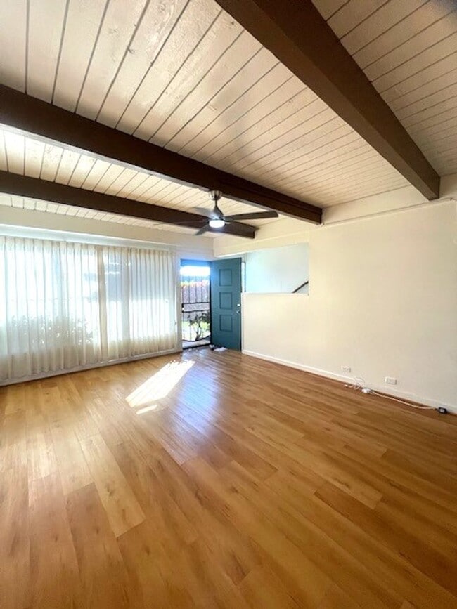 Photo - 2 Bed/ 2 Bath/ 2 Parking unit In Honolulu