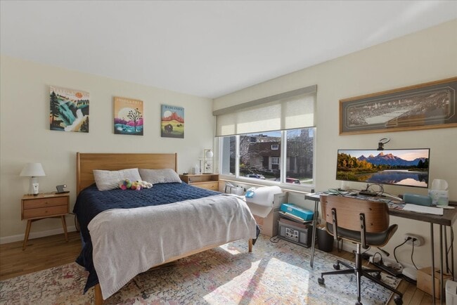 Photo - 1631 W Belle Plaine Ave