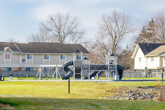 Photo - Country Lake Townhomes