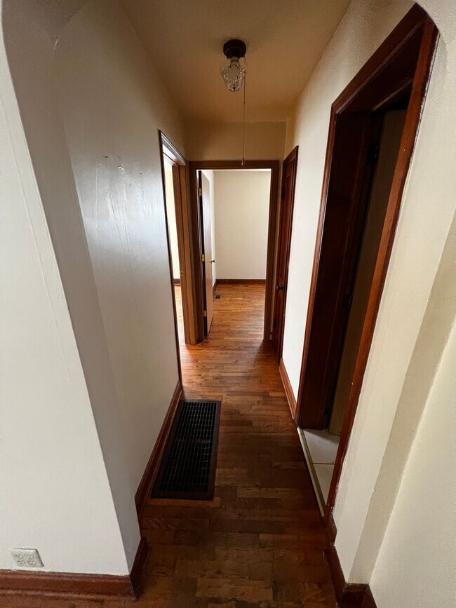 1602 11th St. Charleston 4 Bedroom Unit! Rental House Rental in