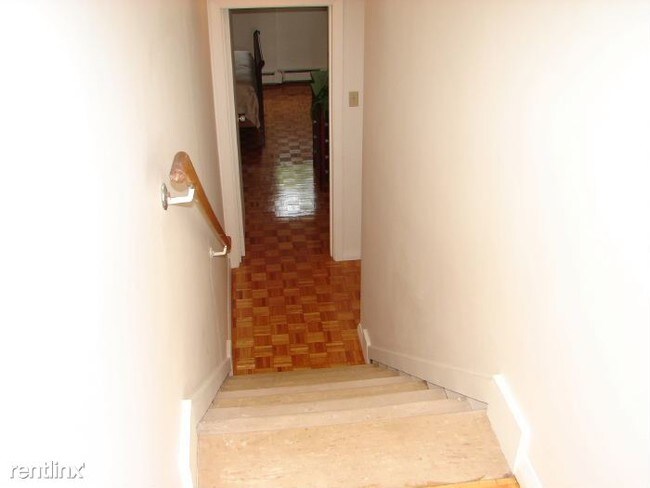 Photo - 2 br, 1 bath Condo - 125 Chiswick Rd Apt 2... Unidad Apt 208