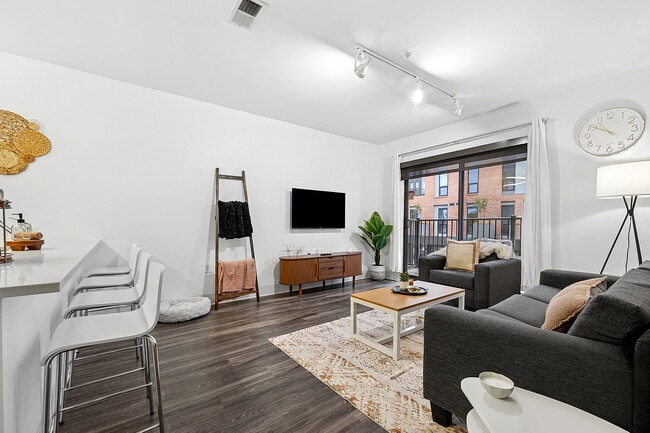 006A8232_1 - Slate at 901