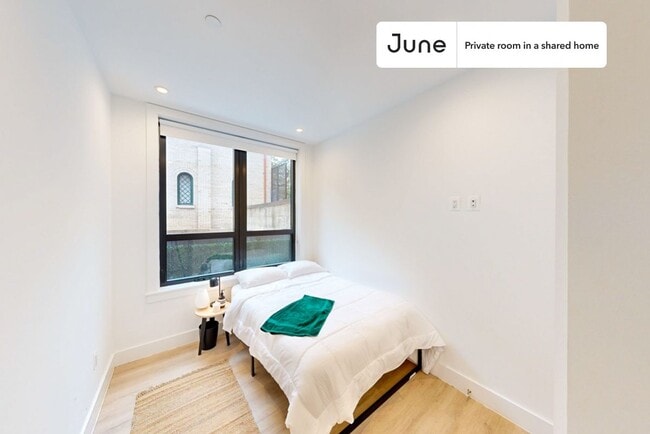 Building Photo - Room in Shared 4 bed/2 bath home Unit D