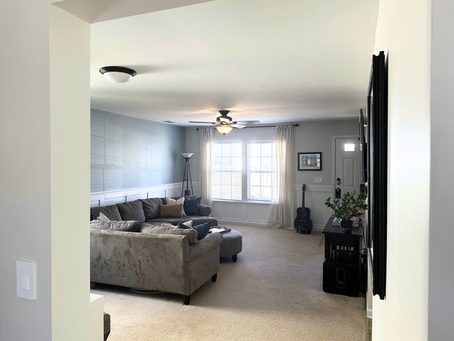 Photo - 1026 Village Green Ln