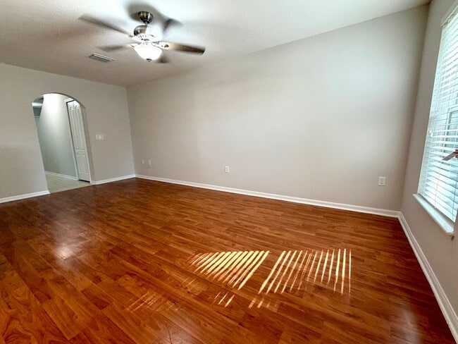 Photo - 3 Bedroom 2.5 Bathroom in Ashburn Square