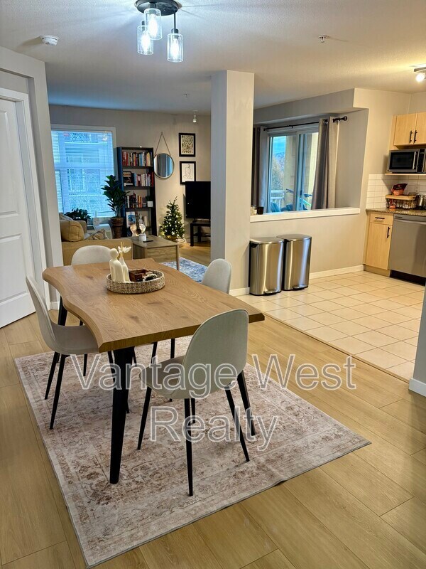 Photo - 571-571 Yates Rd