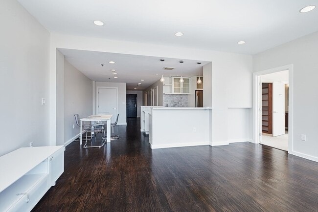 Building Photo - 225 Causeway St Unit 718