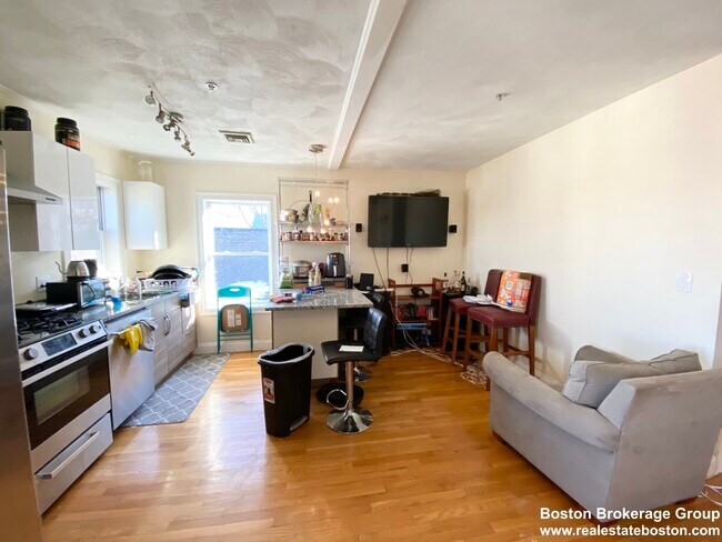 Photo - 128 Hillside St Unit 3