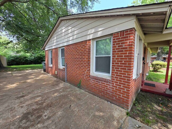 3614 Mary Cove