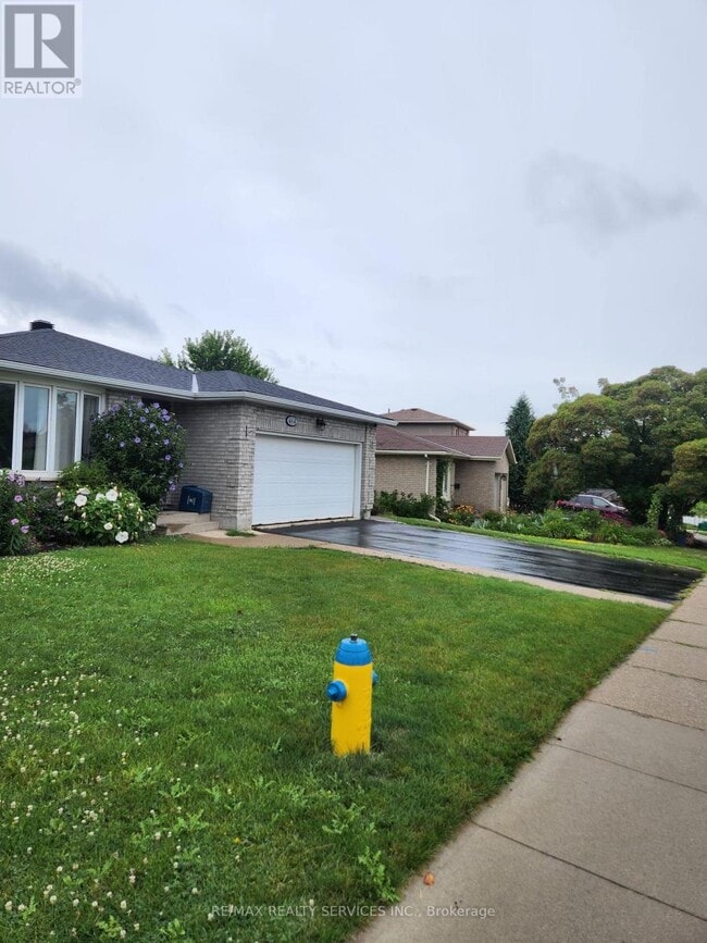 Photo - 464 Thorndale Dr