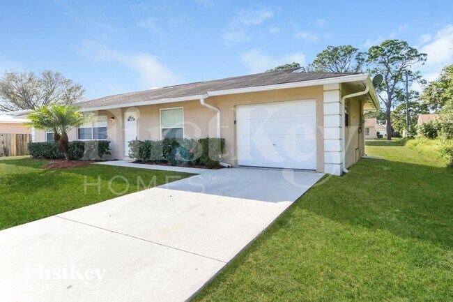 Photo - 650 NW Selvitz Rd