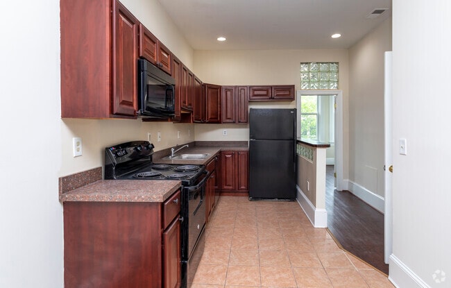 2HAB, 1BA - 1,000 ft² - 1709 Saint Paul