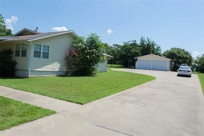 Photo - 5209 Bluebonnet Dr