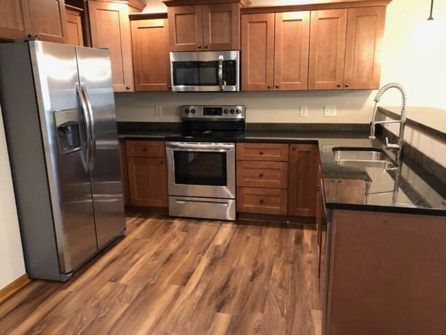 Photo - 3 bedroom, 2 1/2 bath Townhouse