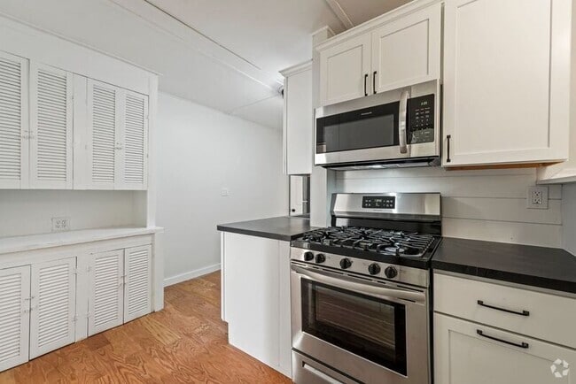 Building Photo - 44 Saratoga Ave Unit 2W Rental