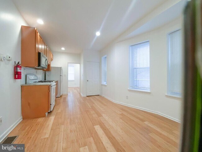 Photo - 110 N 51st St