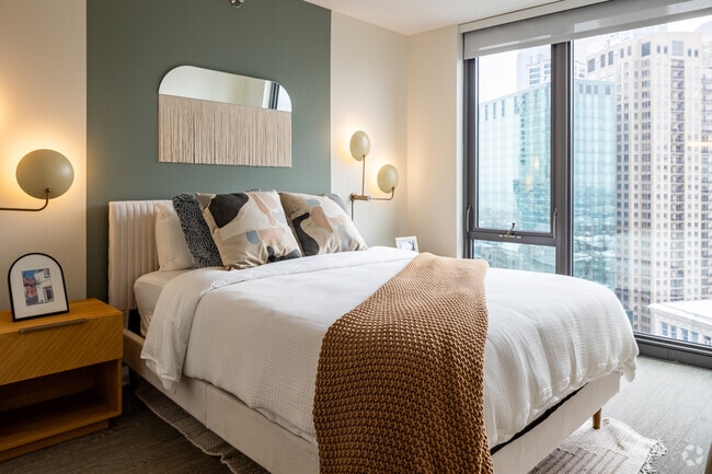 2BR,2BA - 900SF - Bedroom 1 - 1001 South State