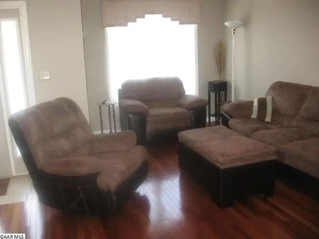 Photo - Lovely 3BR, 2.5 Ba townhome in the Pinnacles