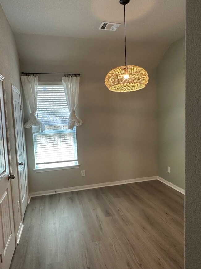 Photo - 7331 Saddle Tree Dr