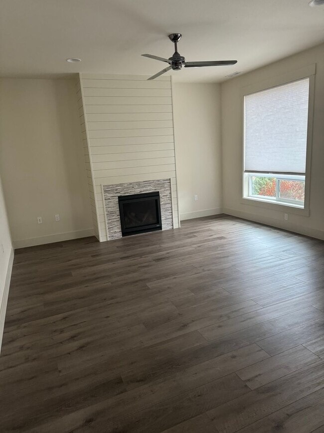 Photo - Exceptional 3 Bedroom / 2.5 Bath Modern Townhouse