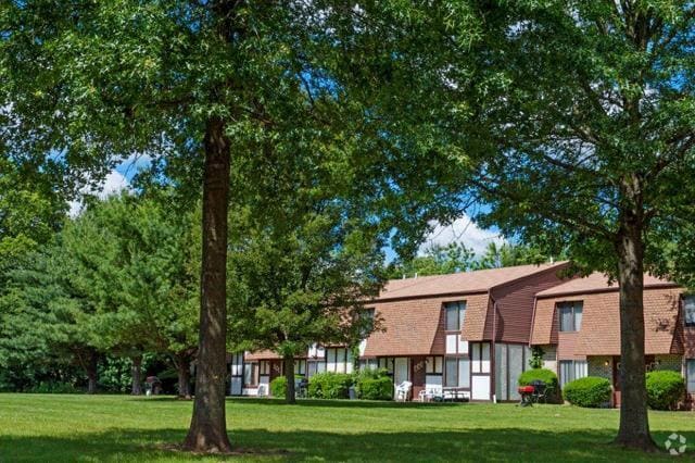 Somerset Mews - Somerset Mews