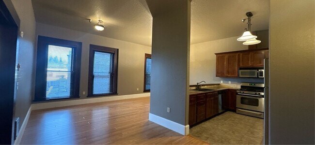 Photo - 201 E Main St