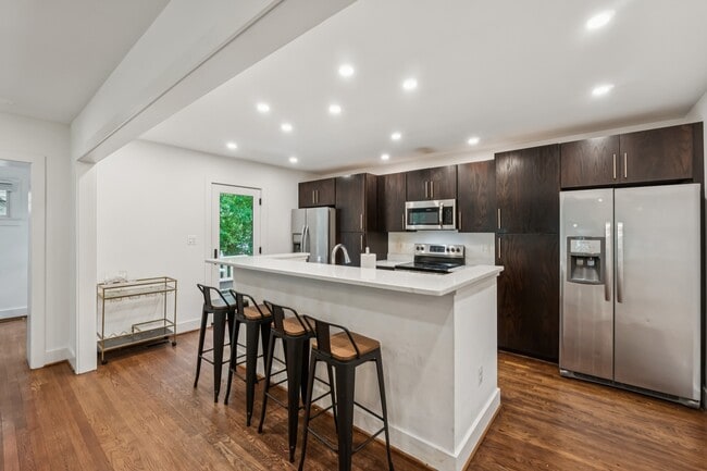 7209 Dartmouth Ave
