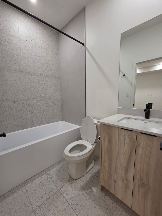 Photo - Modern 2-Bedroom Basement Suite in Killarney | $1,500 | $500 Move-In Bonus Unit 6