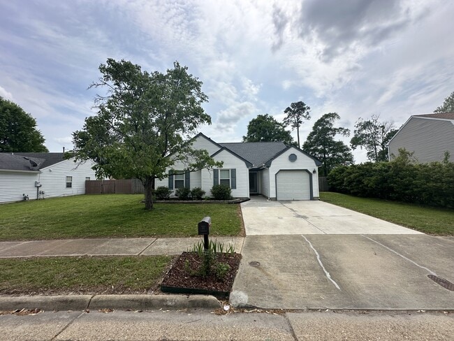 Building Photo - 909 Chigwell Rd
