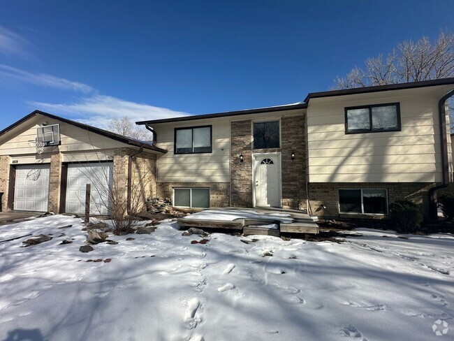 Building Photo - Newly remodeled bi-level duplex in Wheat R... Rental