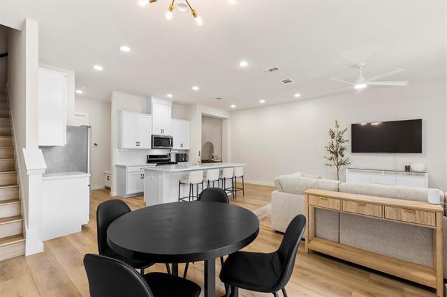 Photo - 8305 Oxalis Ln