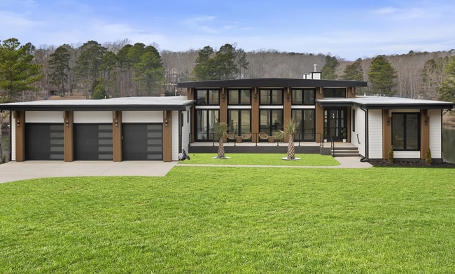 Building Photo - New Listing!!!