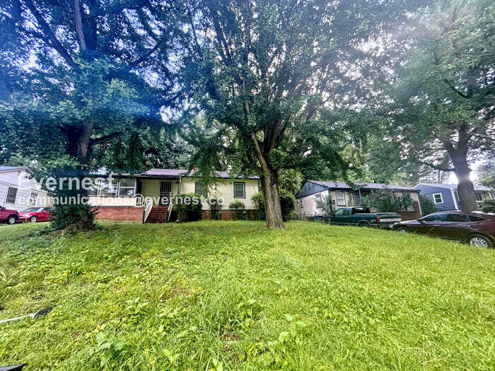 Photo - 2004 Bader Ave SW