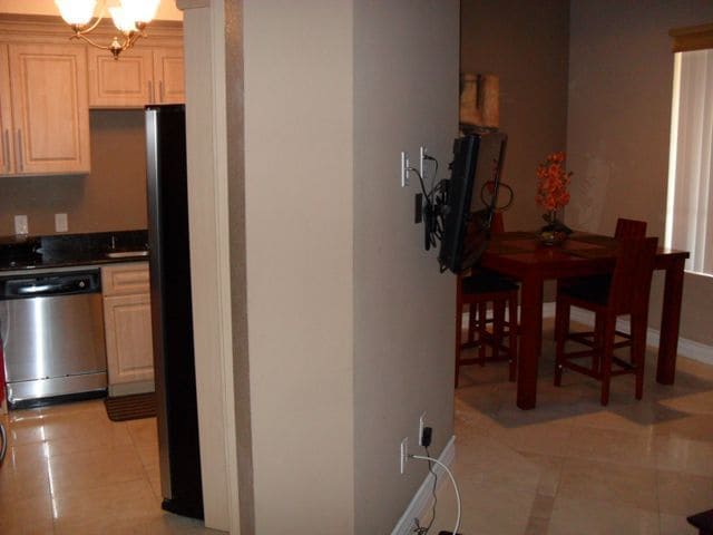 Photo - Meridian Luxury Top-Floor Condo with amazi...