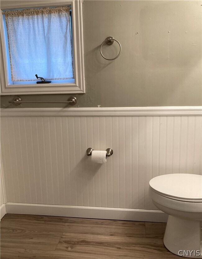 Photo - 8876 Maple Dr