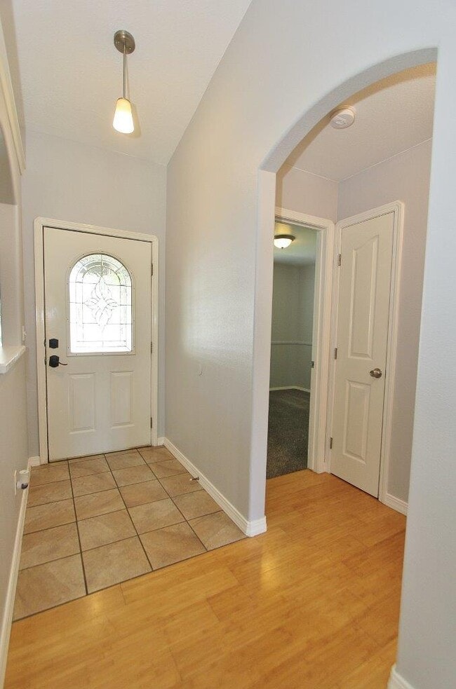 Photo - 2624 Manchester Dr