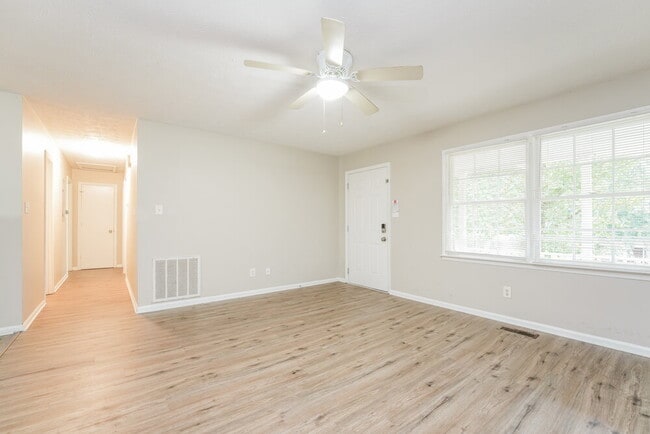 Photo - 2511 Nugget Dr SW