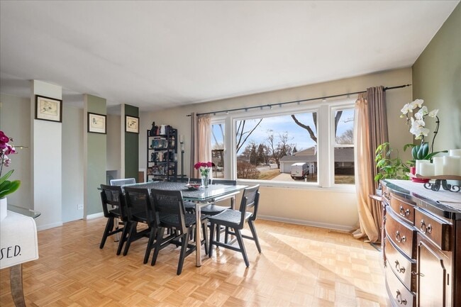 Photo - 517 Longwood Dr