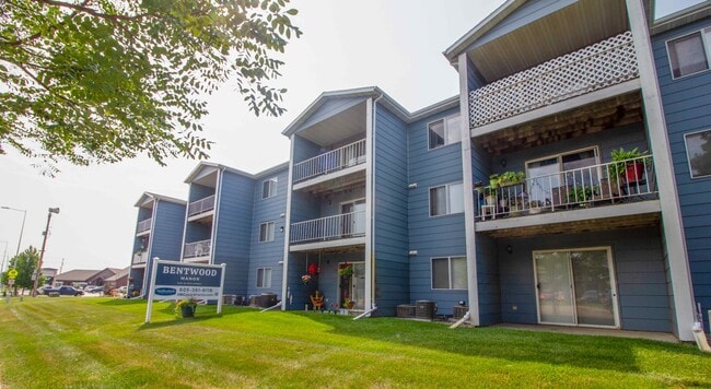 Building Photo - Bentwood Manor Apartments