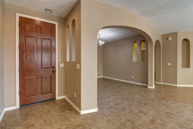 Photo - Beautiful 4 bedroom 2 bathroom home in Prescott!