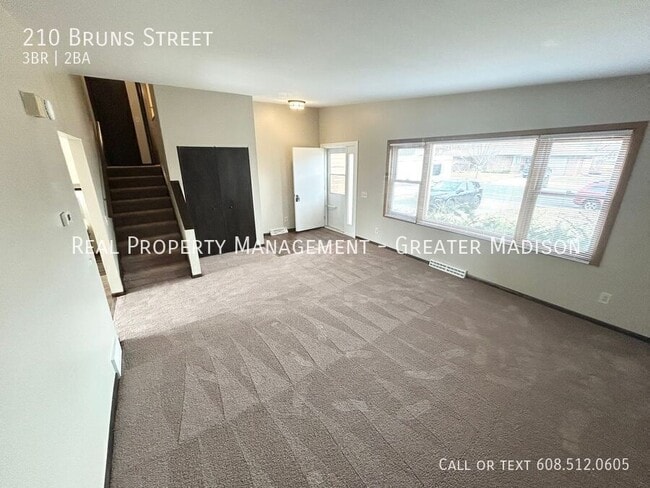 Photo - 210 Bruns St