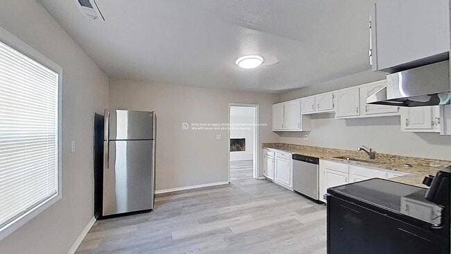 Photo - 5613 Norton Ave